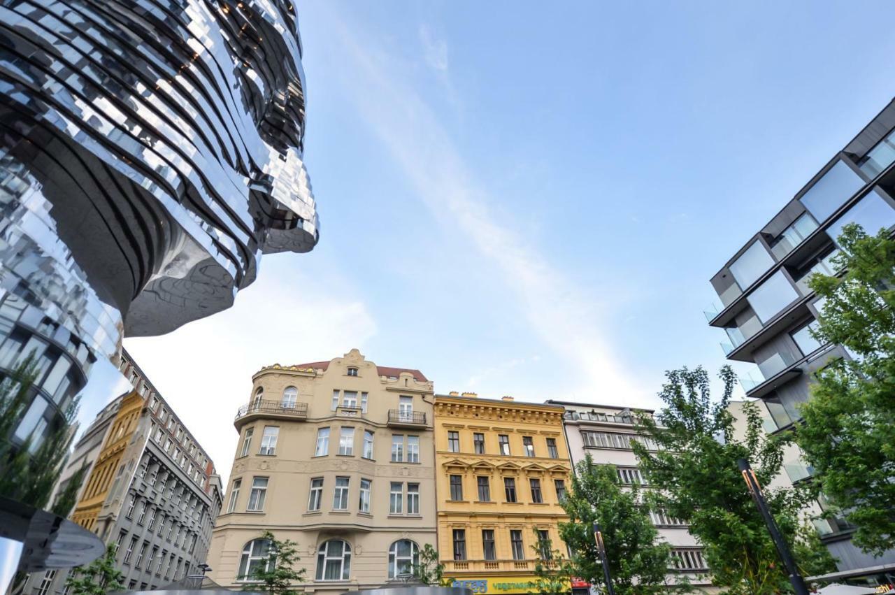 Kafka'S Head Apartment Prague Luaran gambar
